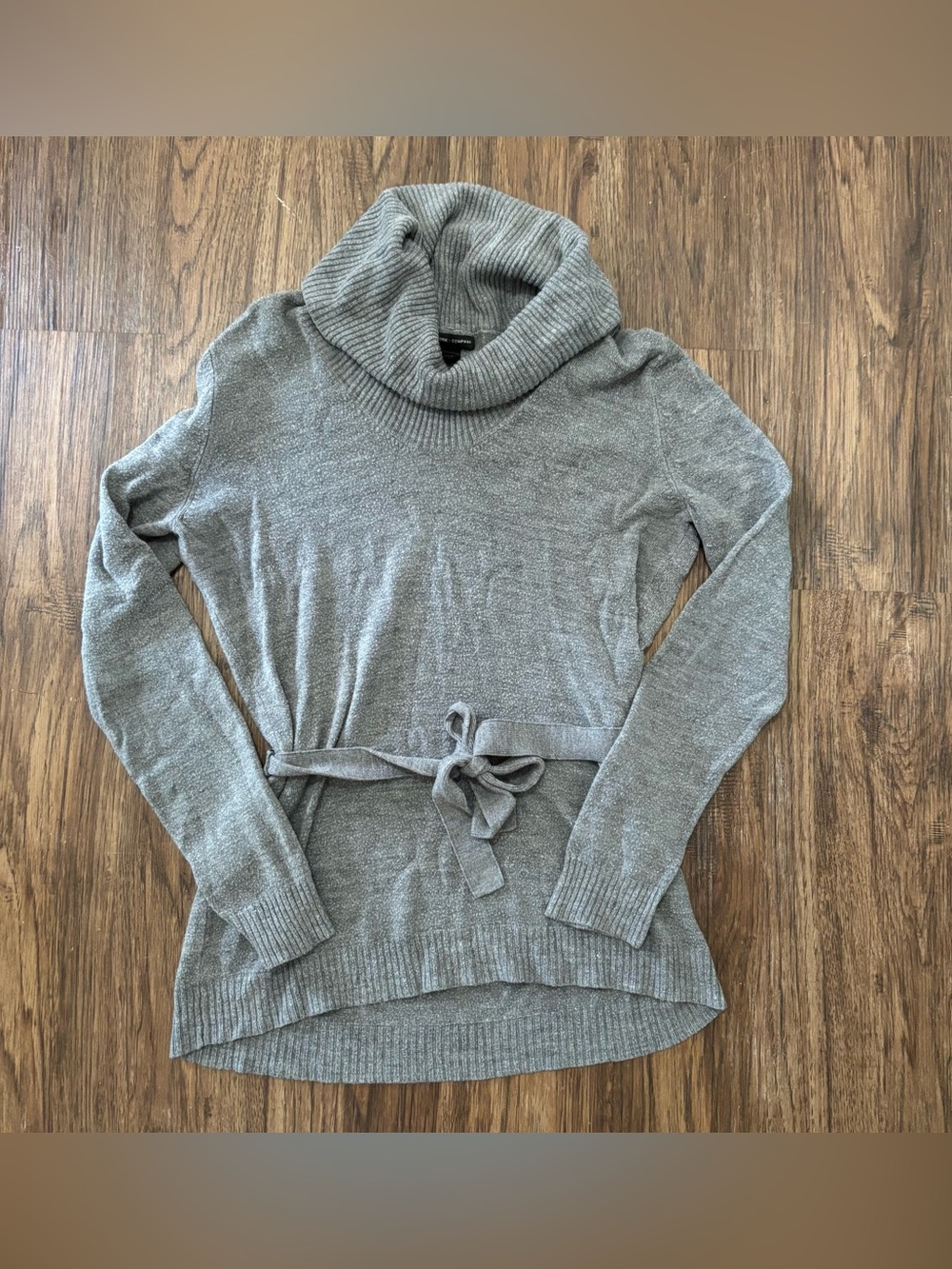 New York & Company Gray Ribbed Knit Belted Turtleneck Sweater Size L